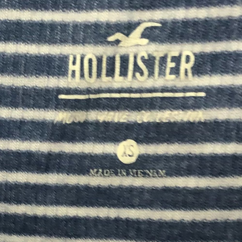 Hollister Must-Have Crop Swing Tank Blue and White - Picture 3 of 4